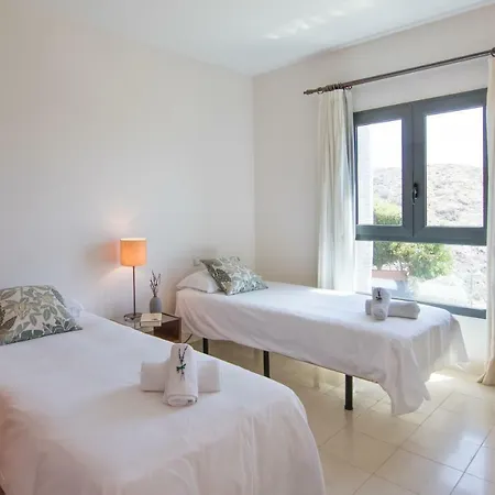 Homeforguest Salobre Golf Villa, Pool, Bbq, Wifi, Stunning Views Holiday home San Bartolome de Tirajana (Gran Canaria)